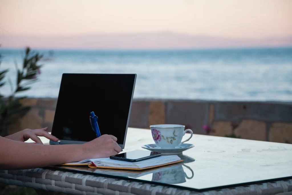 Steps to Take to Become a Digital Nomad